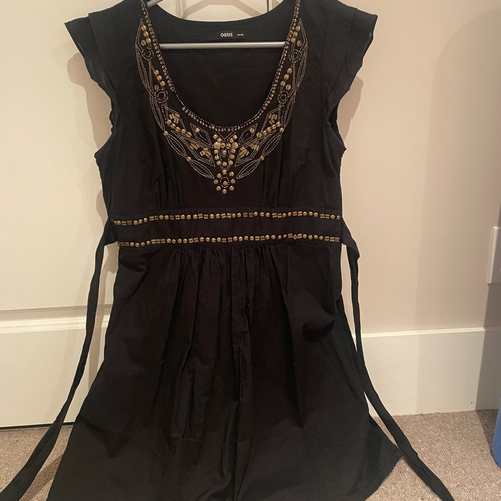 Oasis Elegant Black Garment